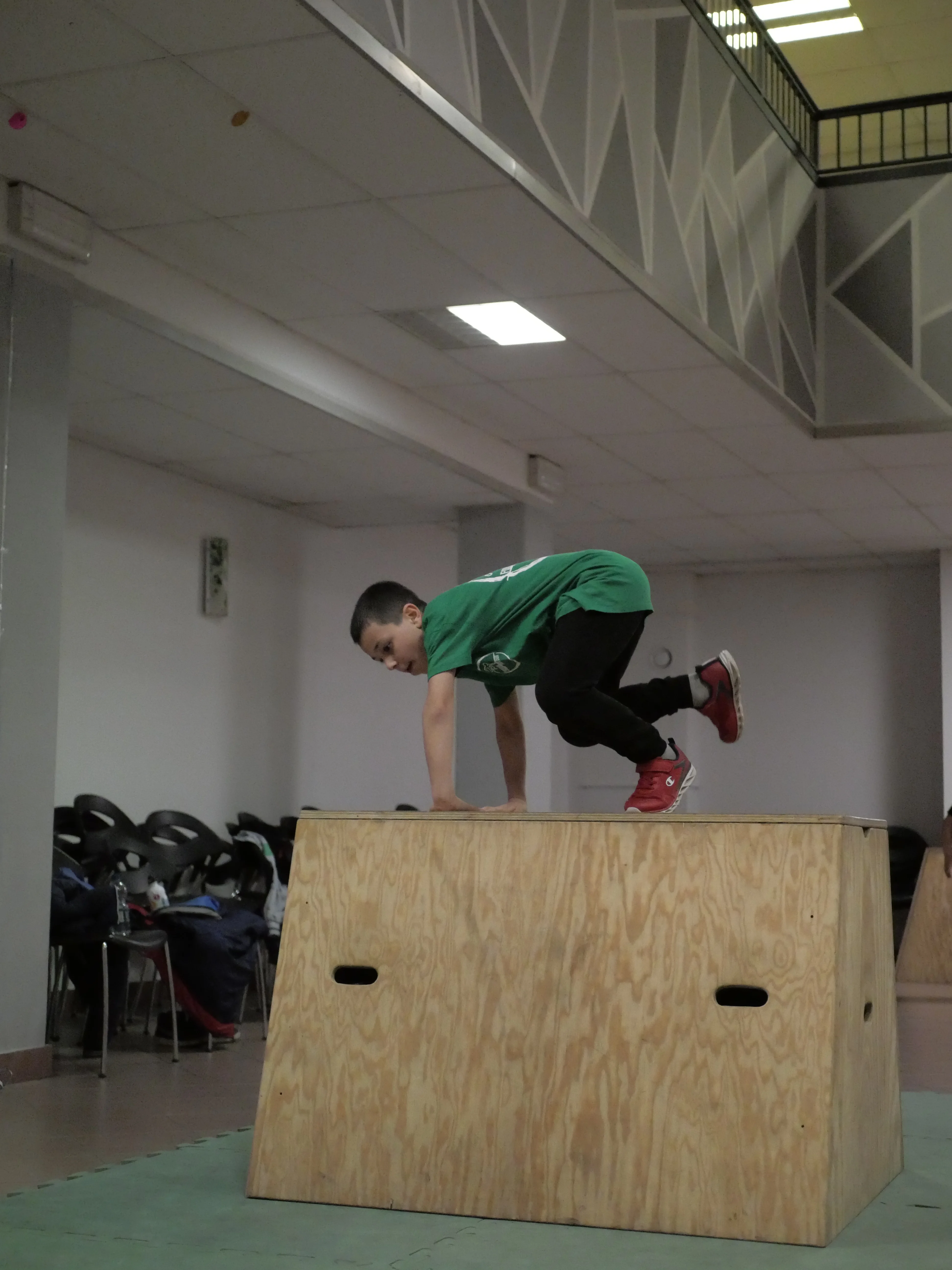 allenamento in palestra bambino corso elementari