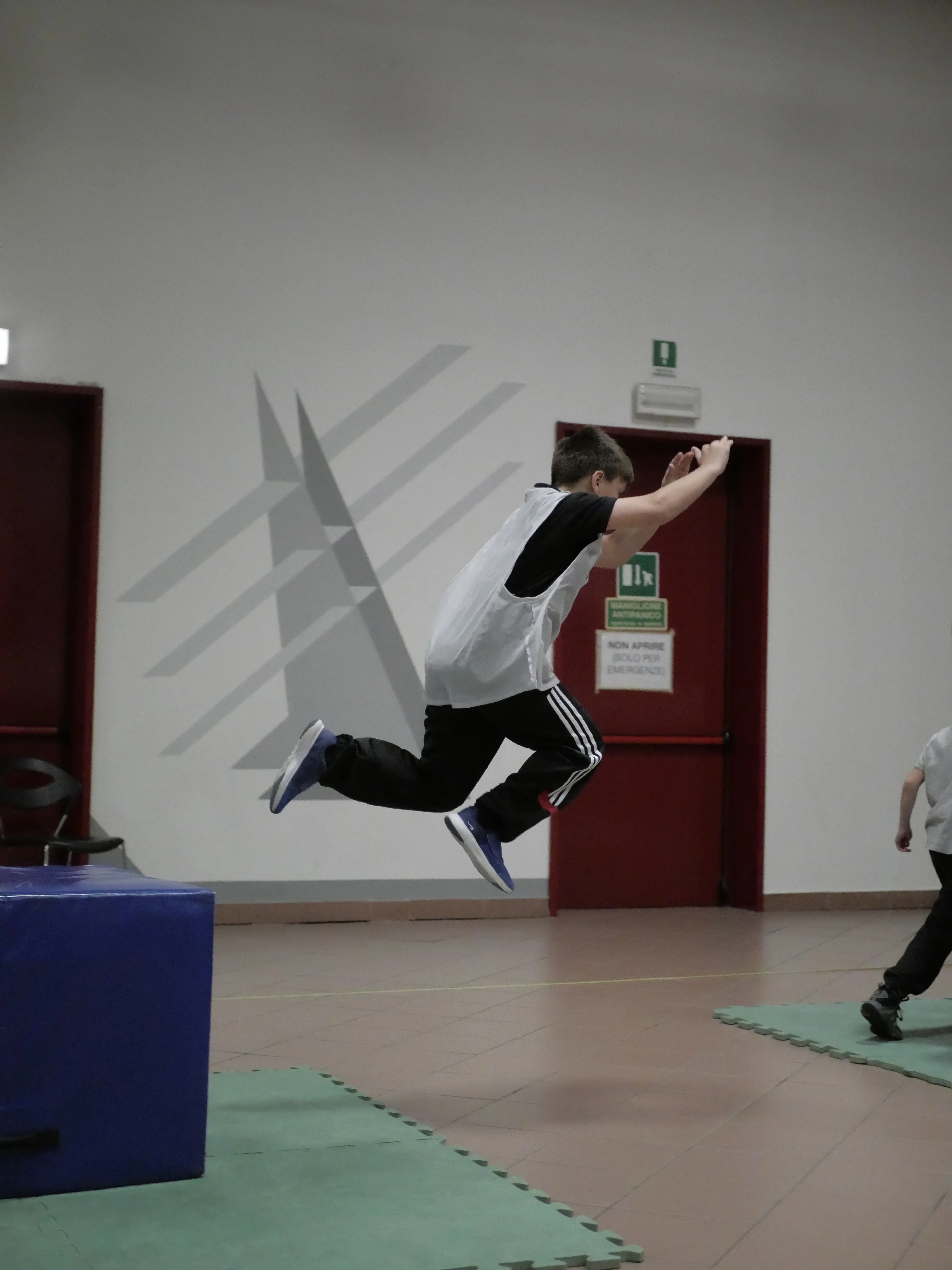 allenamento in palestra bambino corso elementari